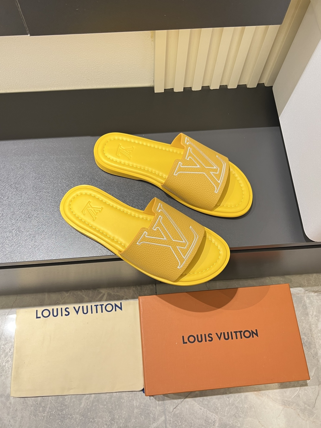 LV