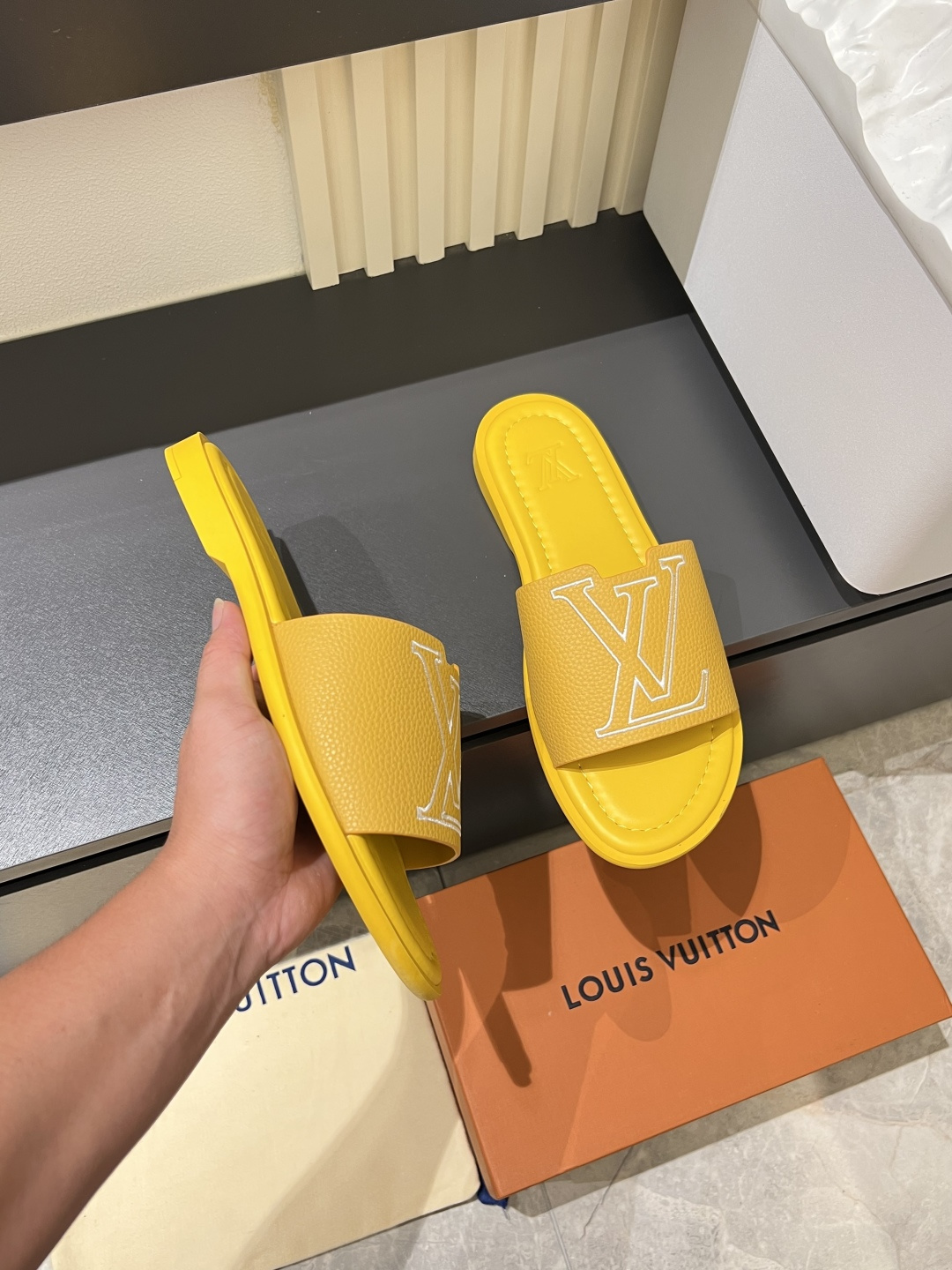 LV