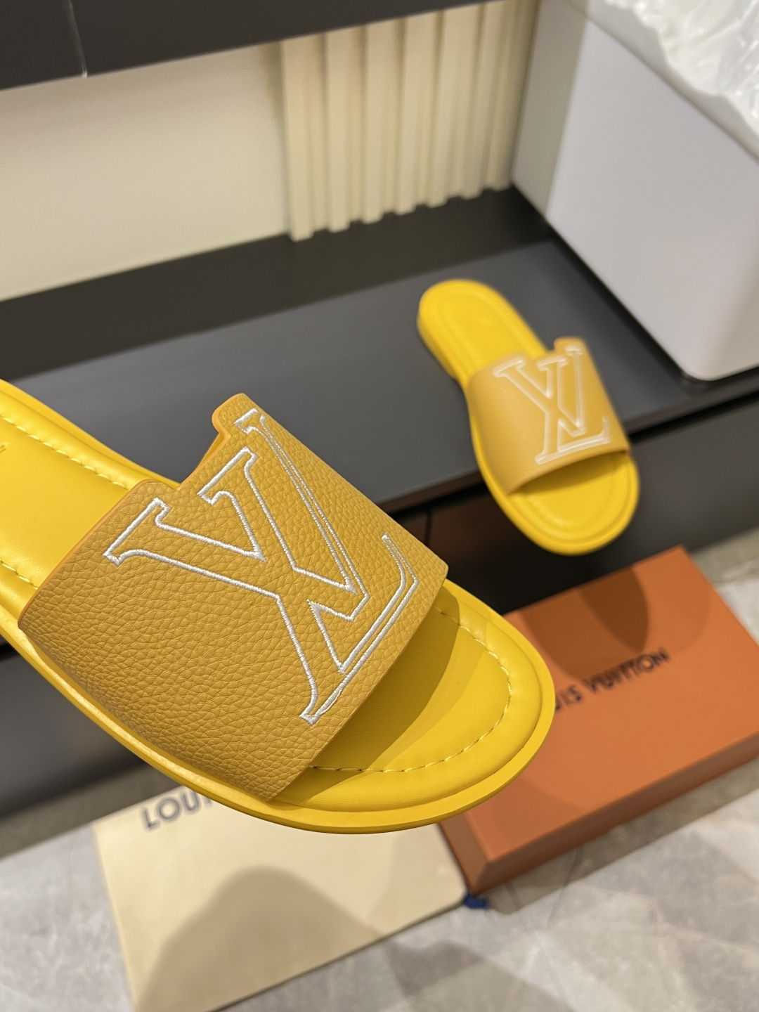 LV