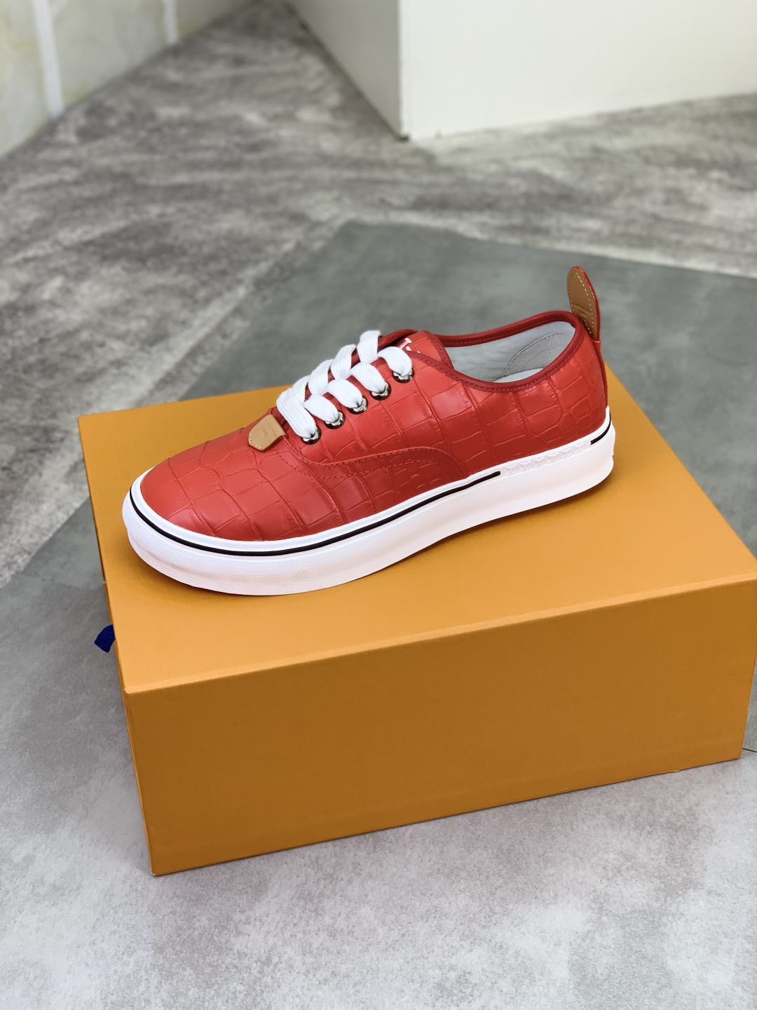 LV