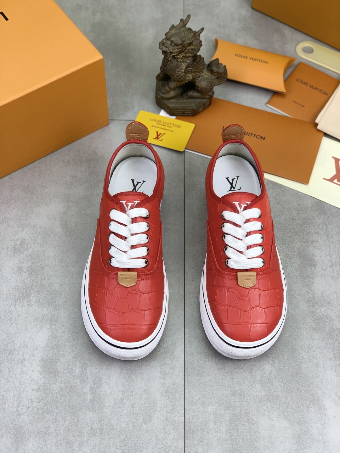 LV