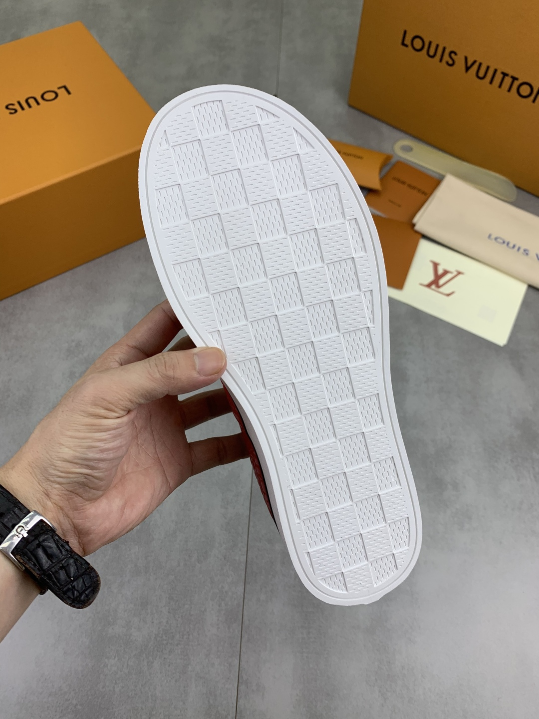LV