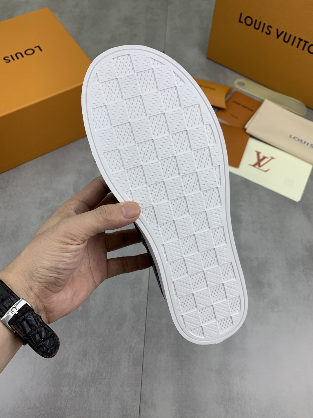 LV
