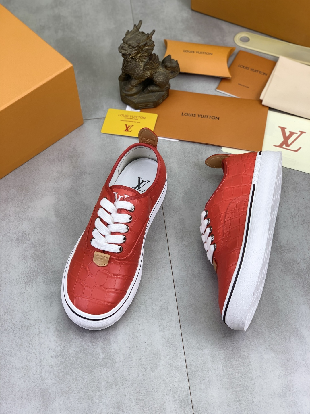 LV