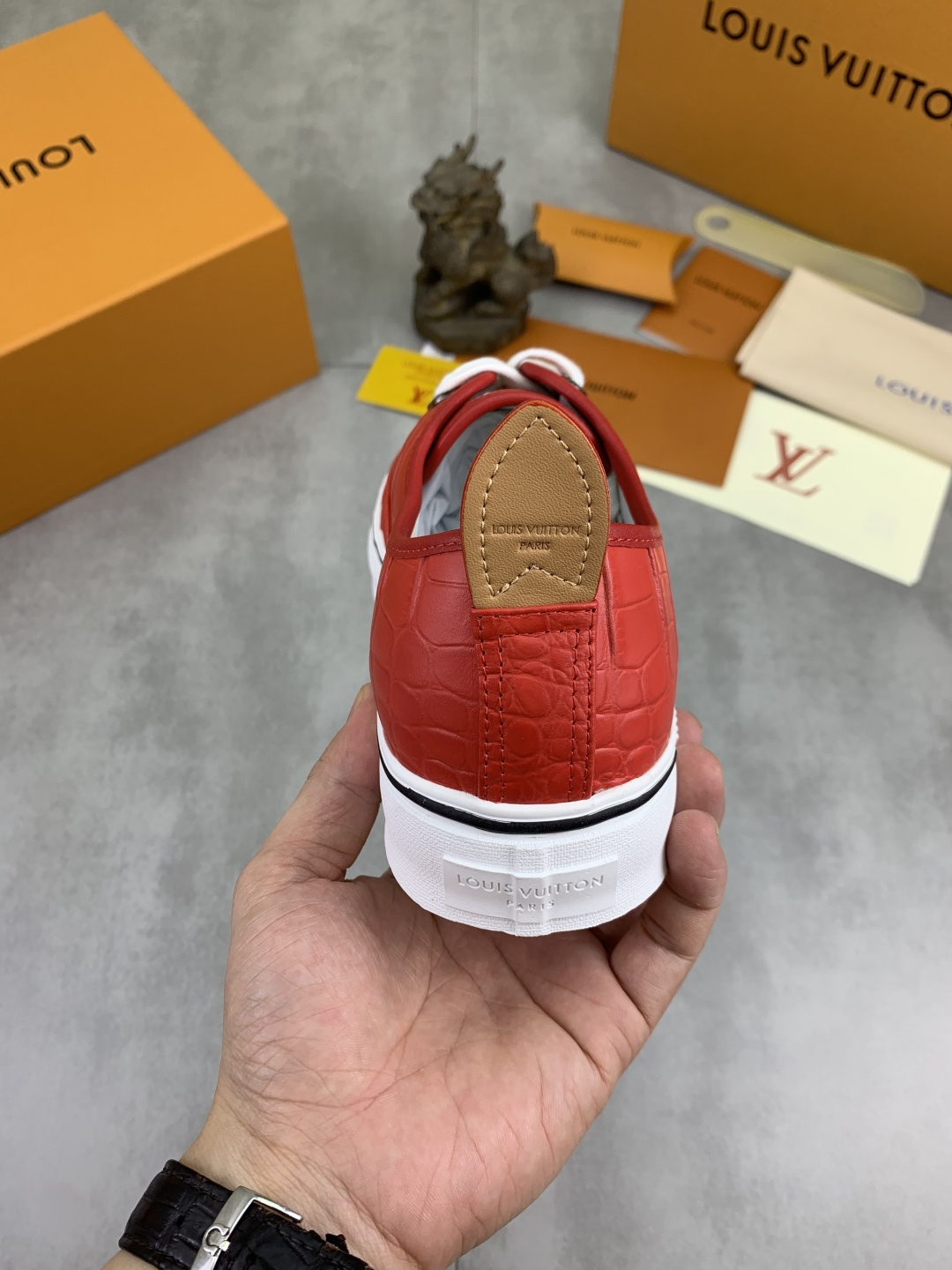 LV