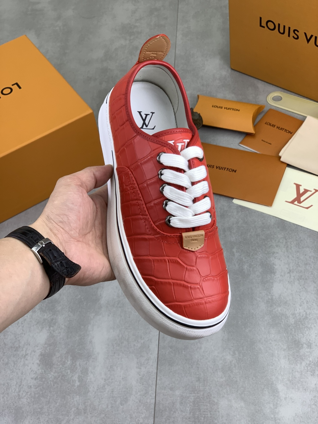 LV