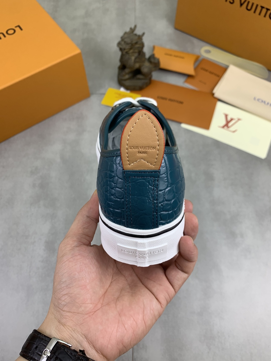 LV