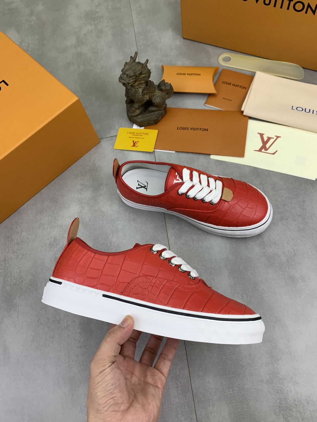 LV