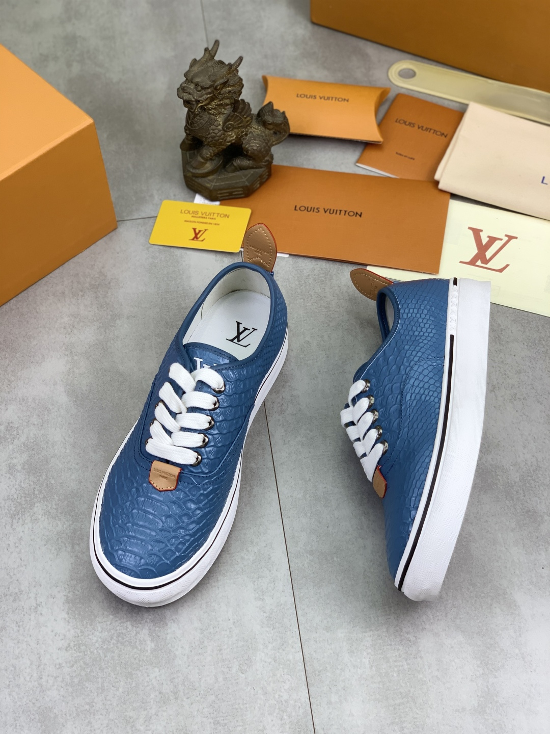 LV