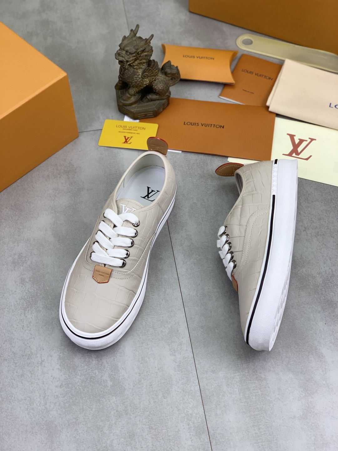 LV