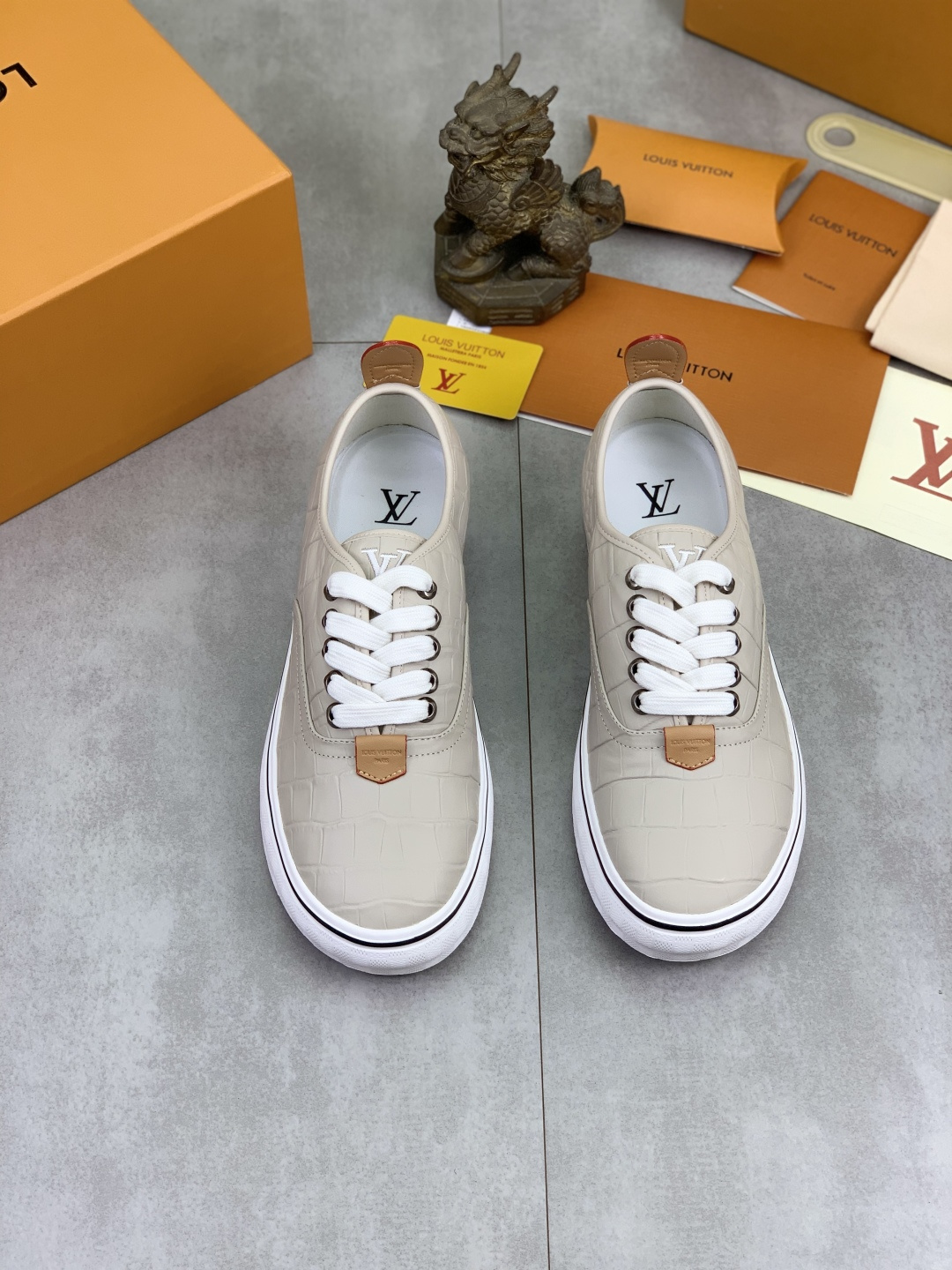 LV