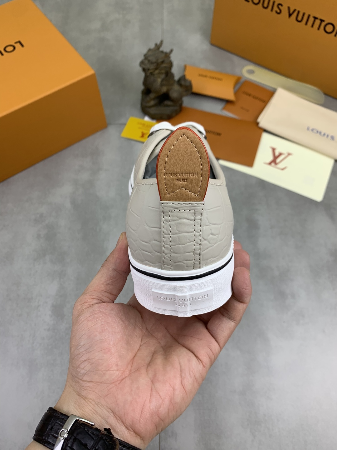LV