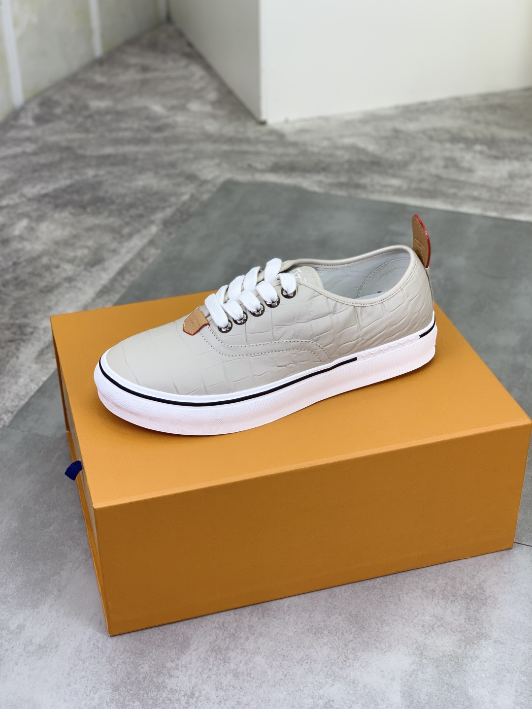 LV