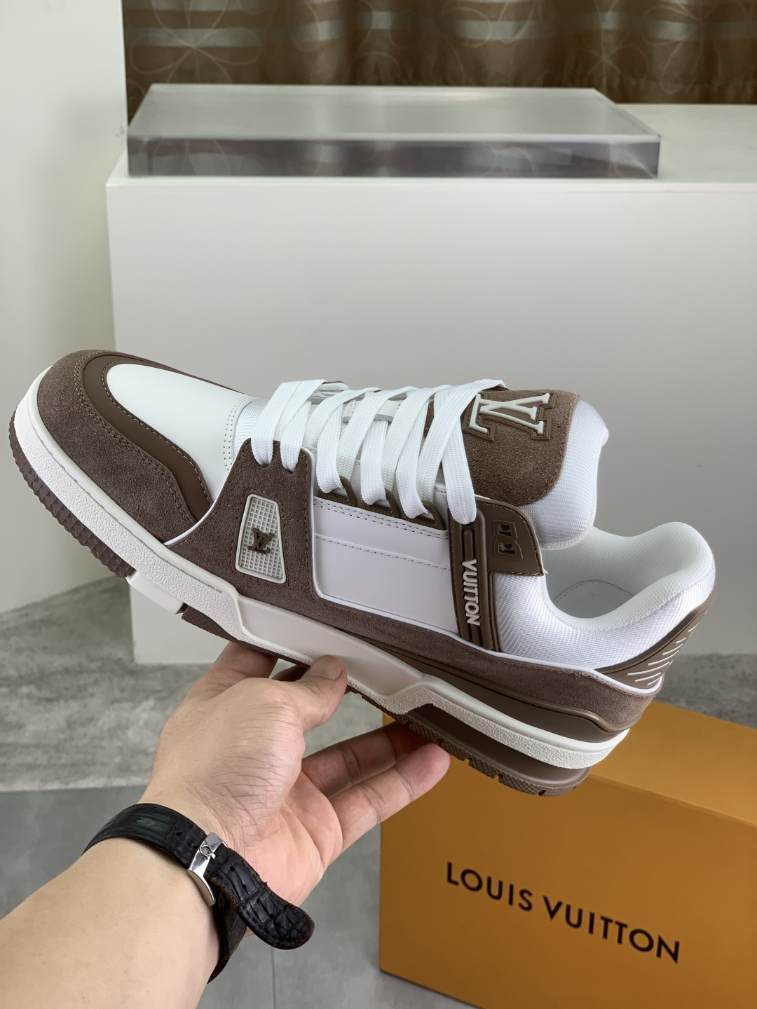 LV