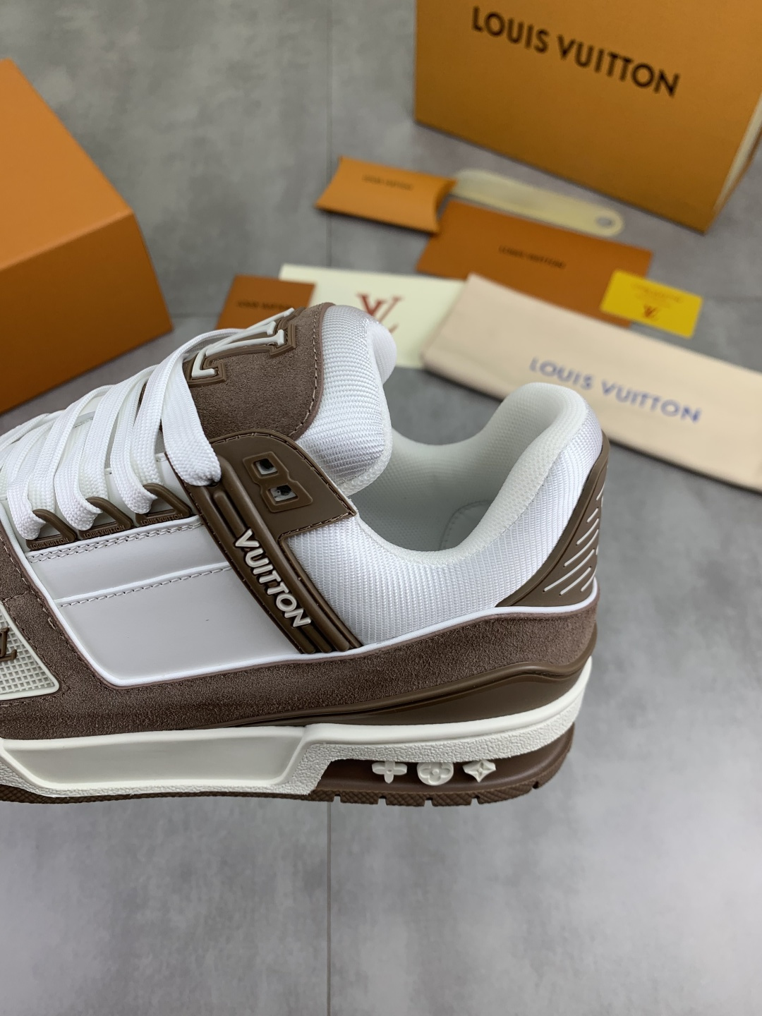 LV