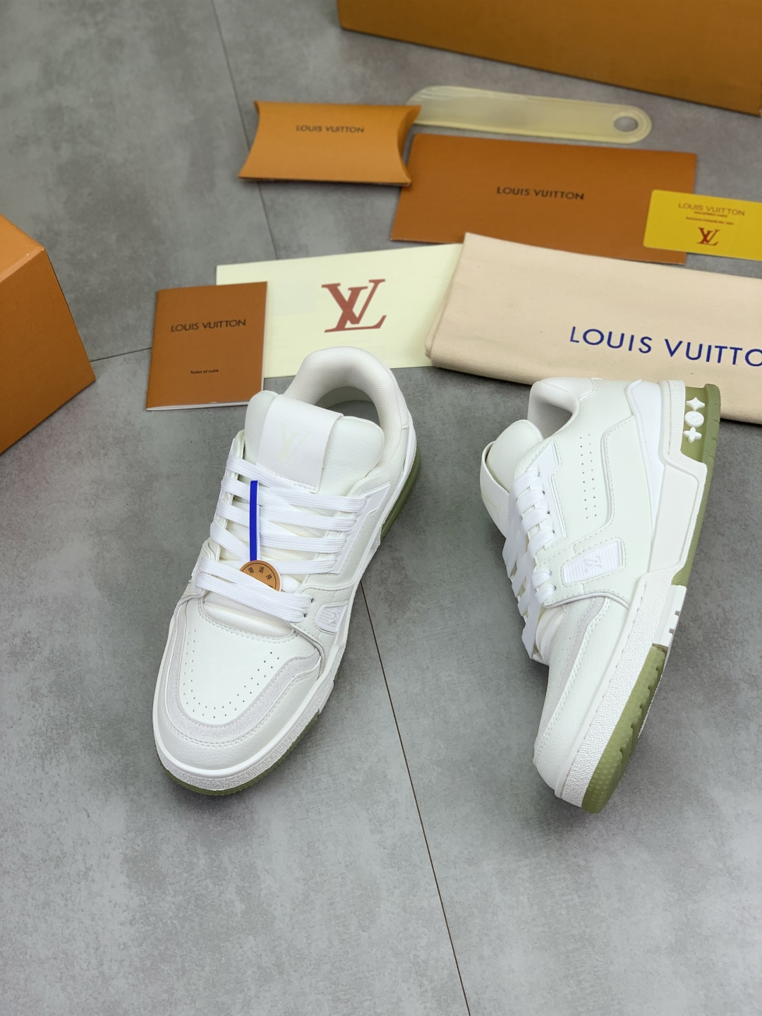 LV