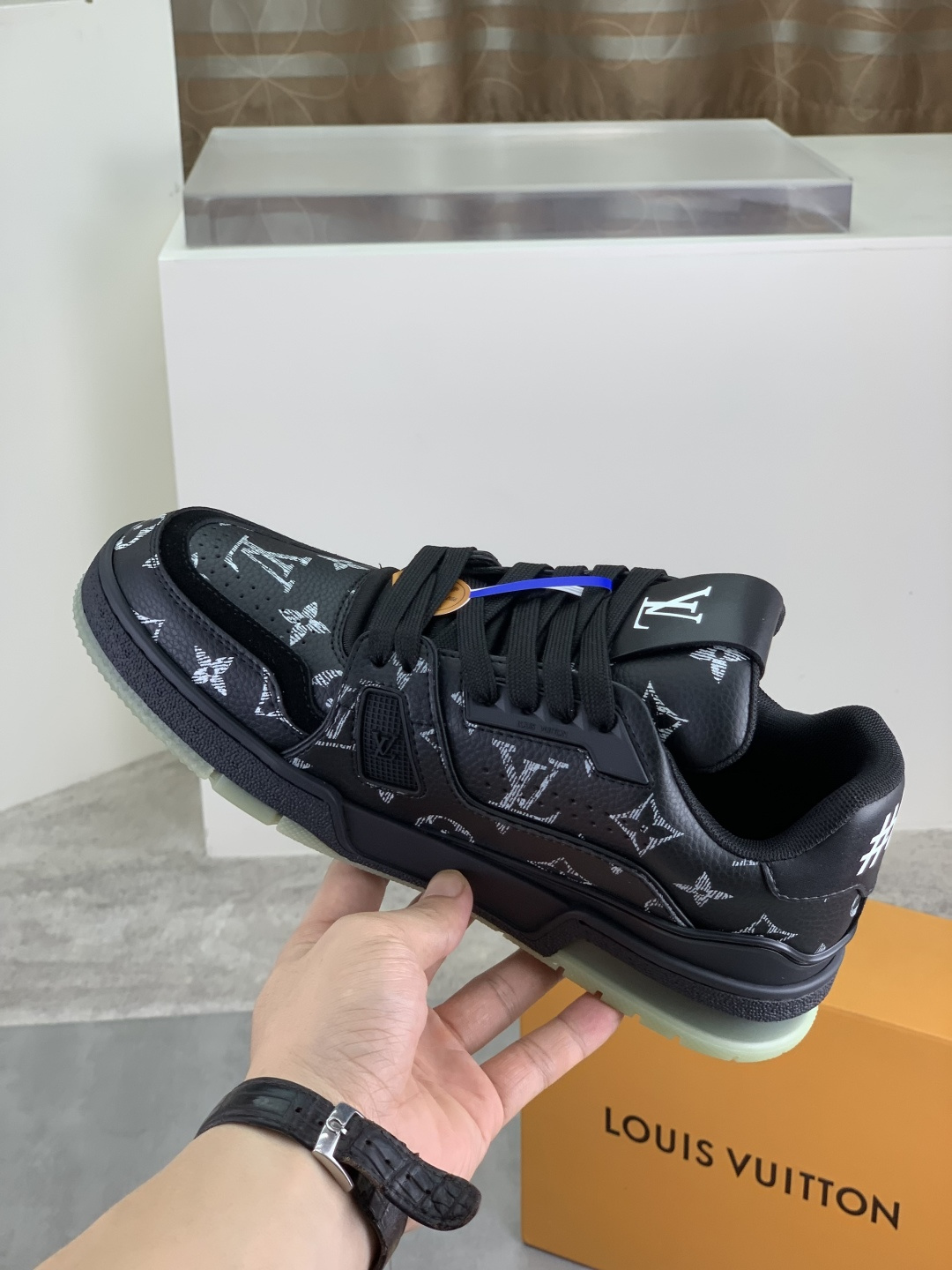 LV