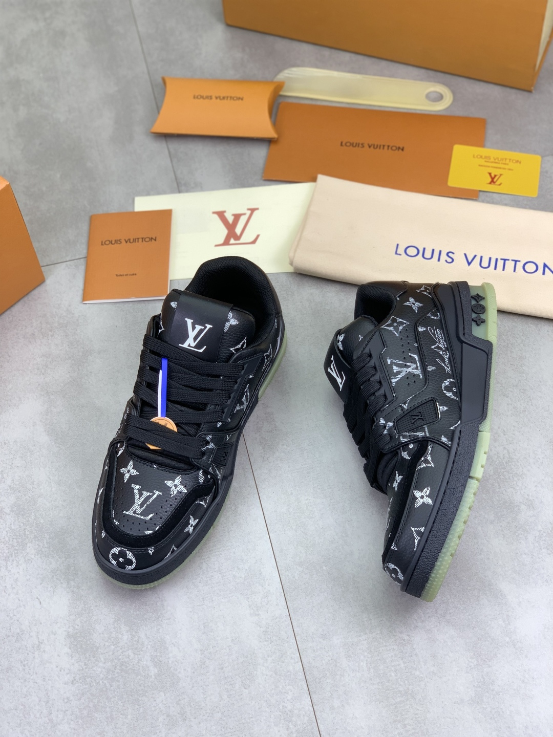 LV