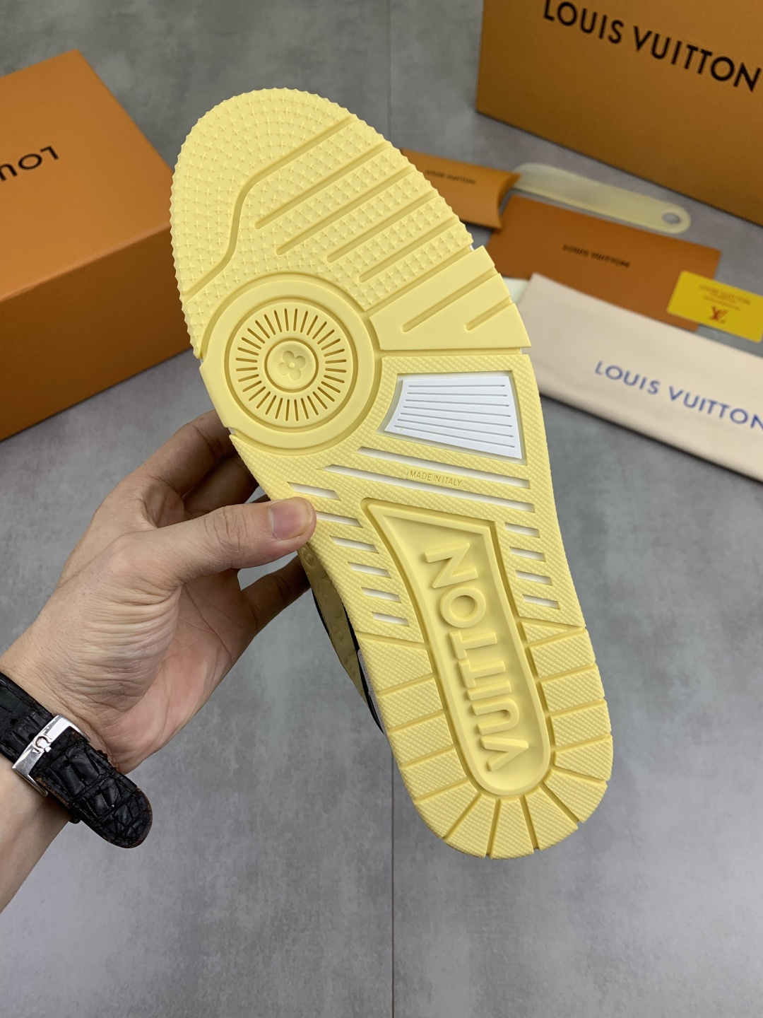 LV