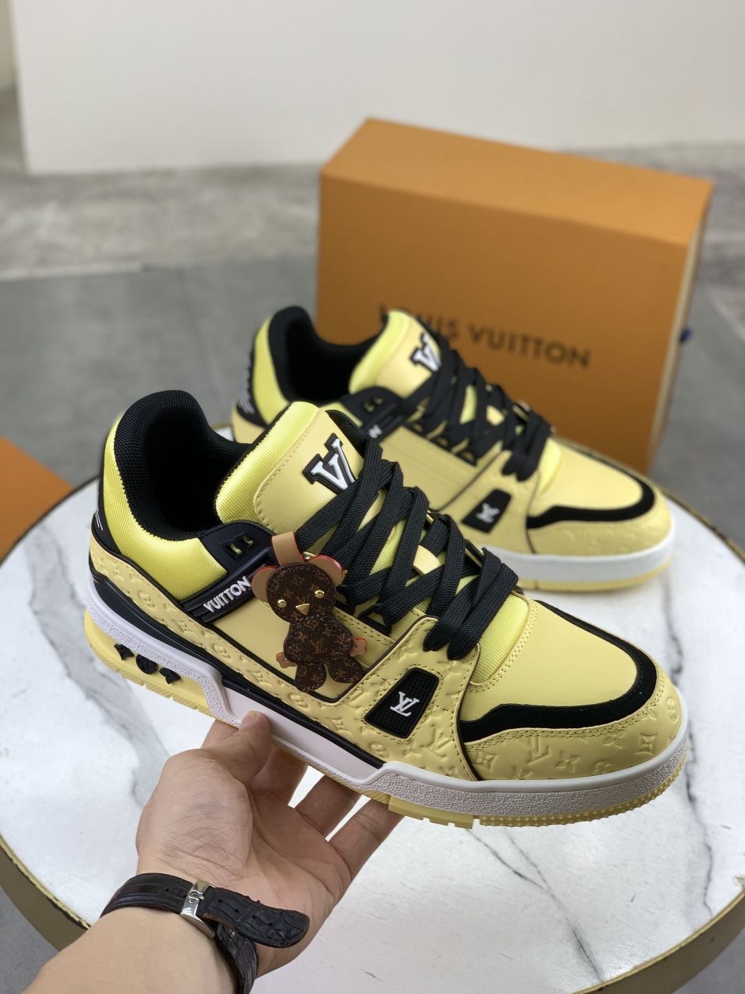 LV