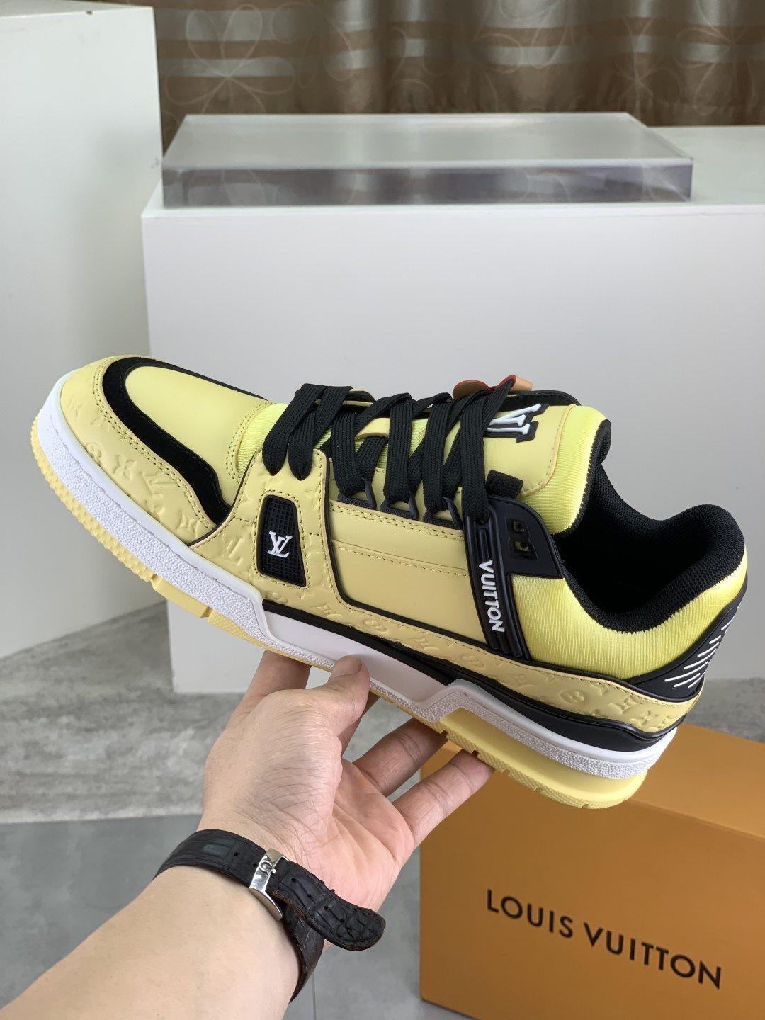 LV