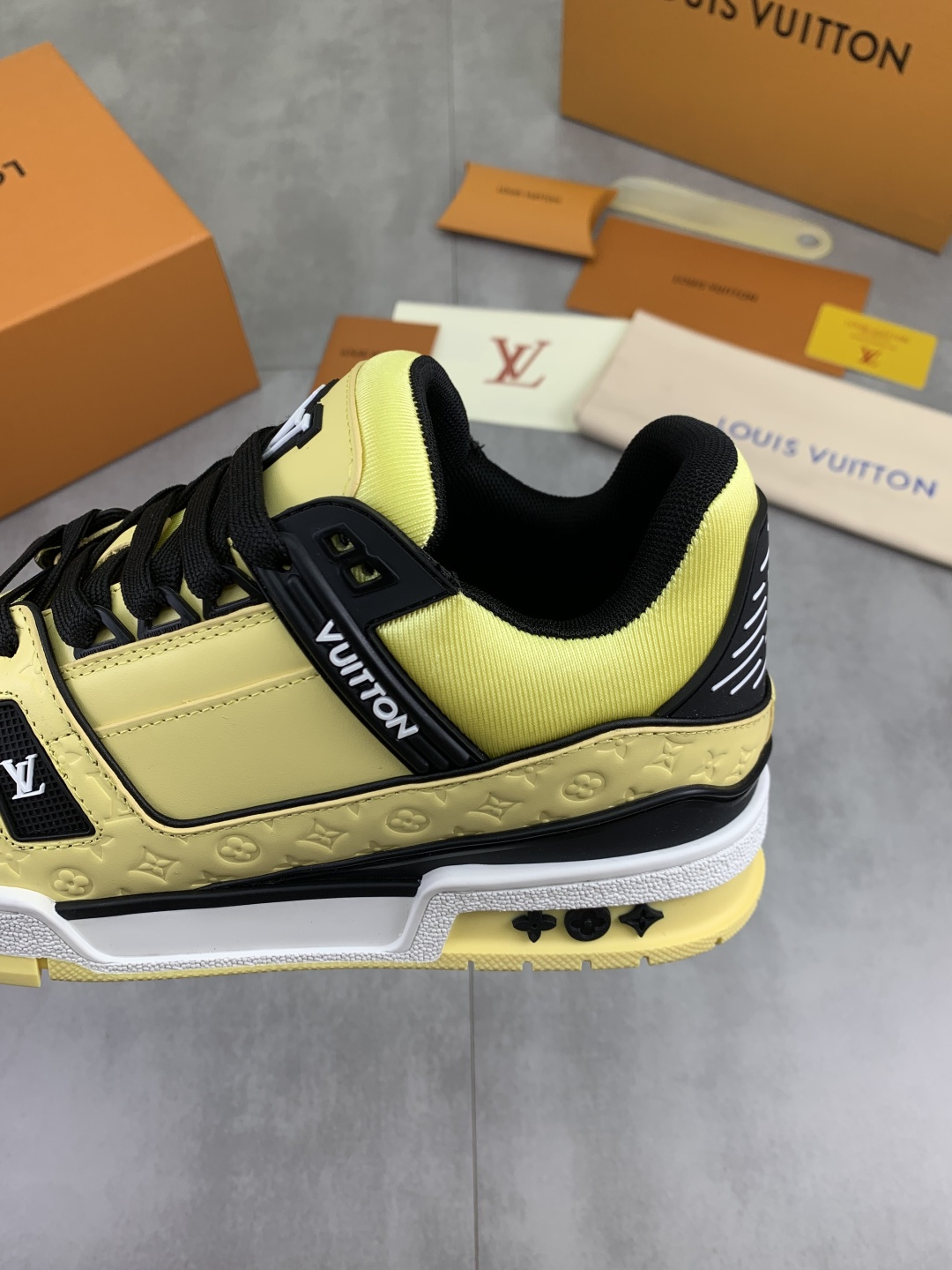 LV