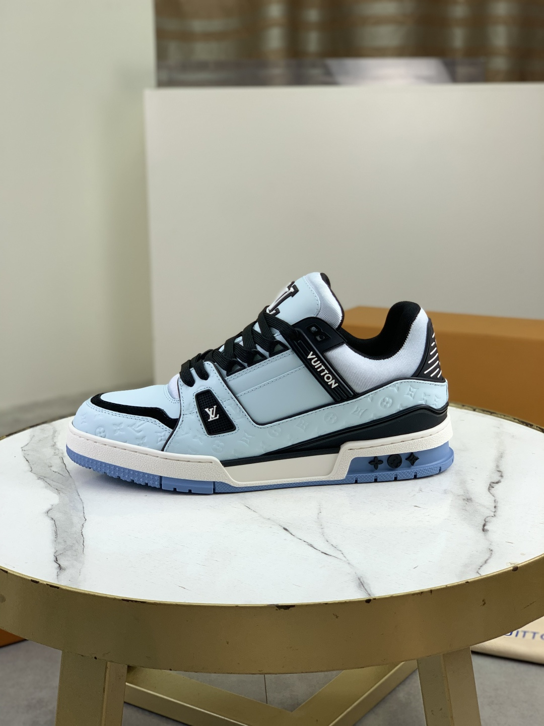 LV