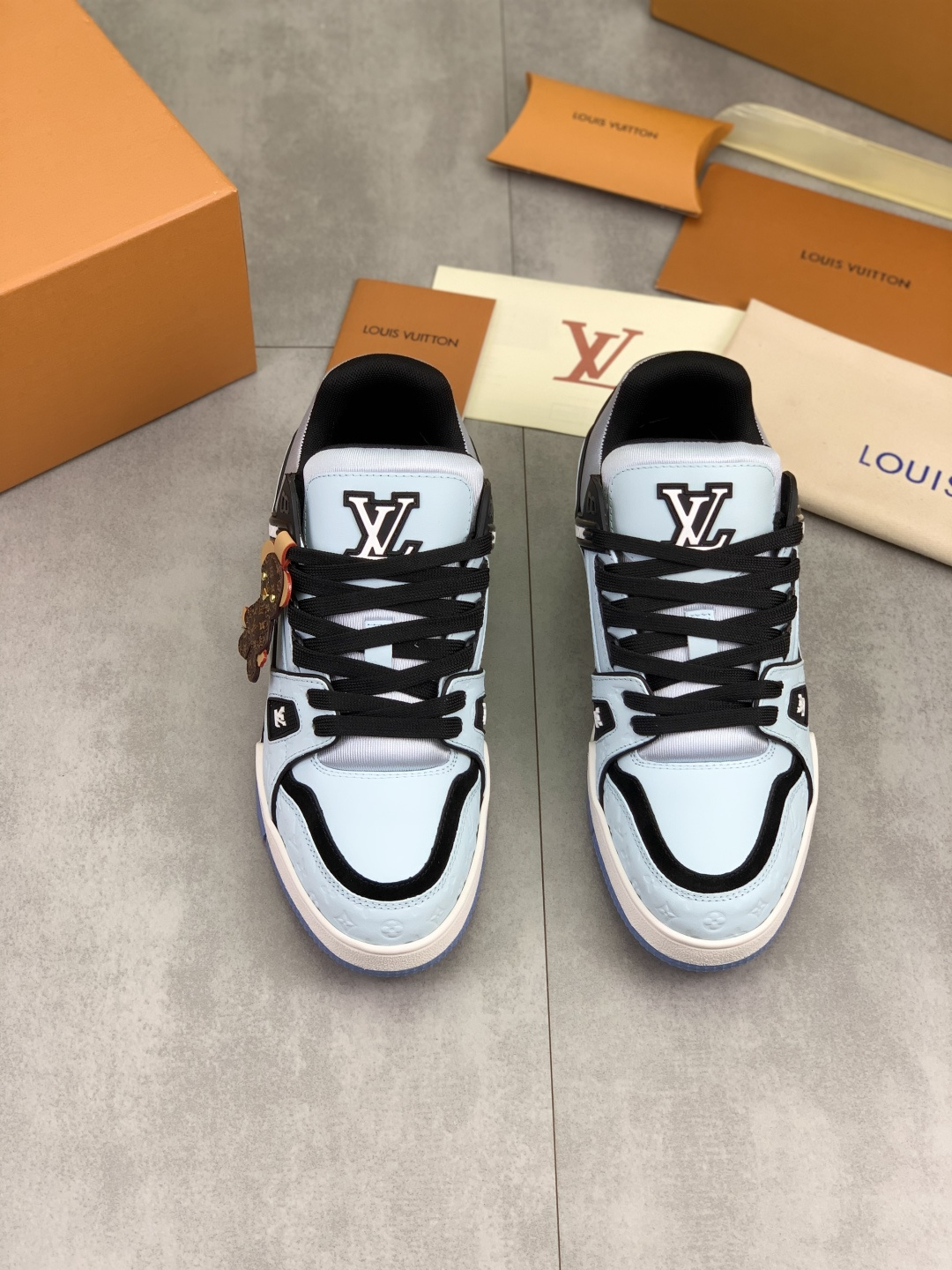 LV