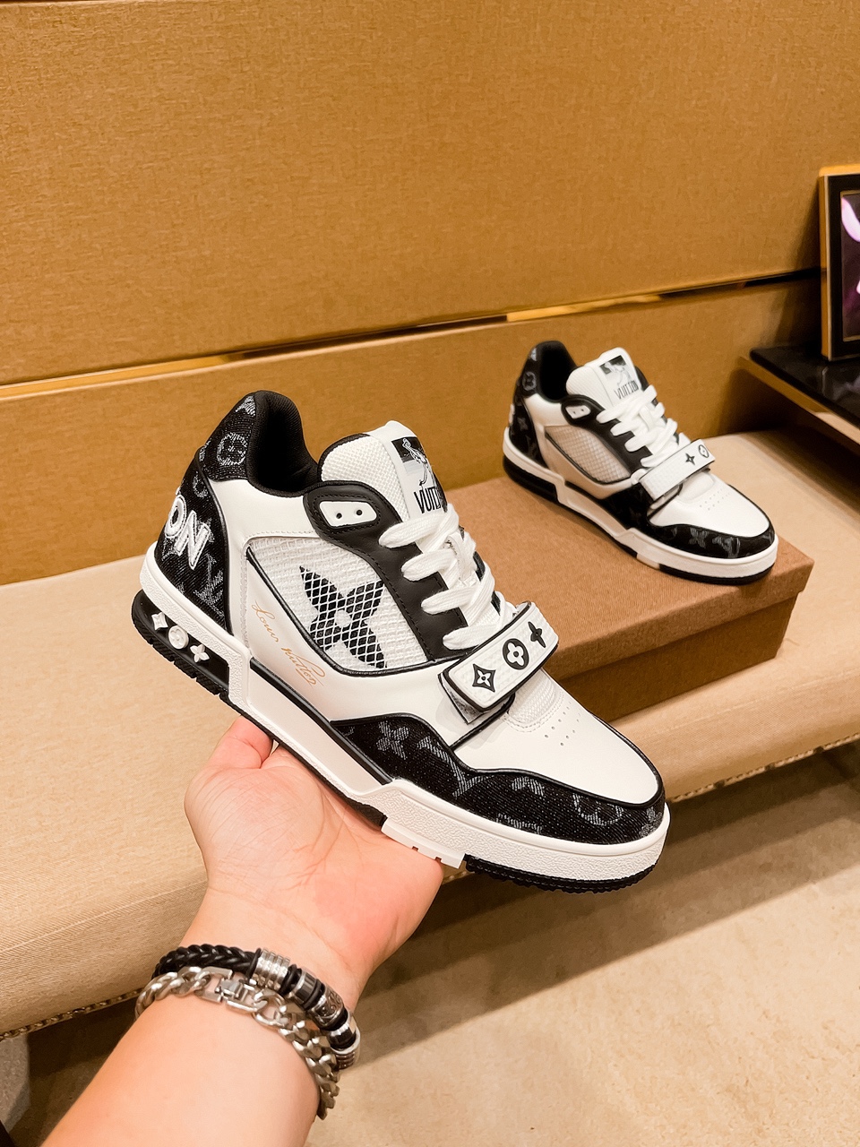 LV