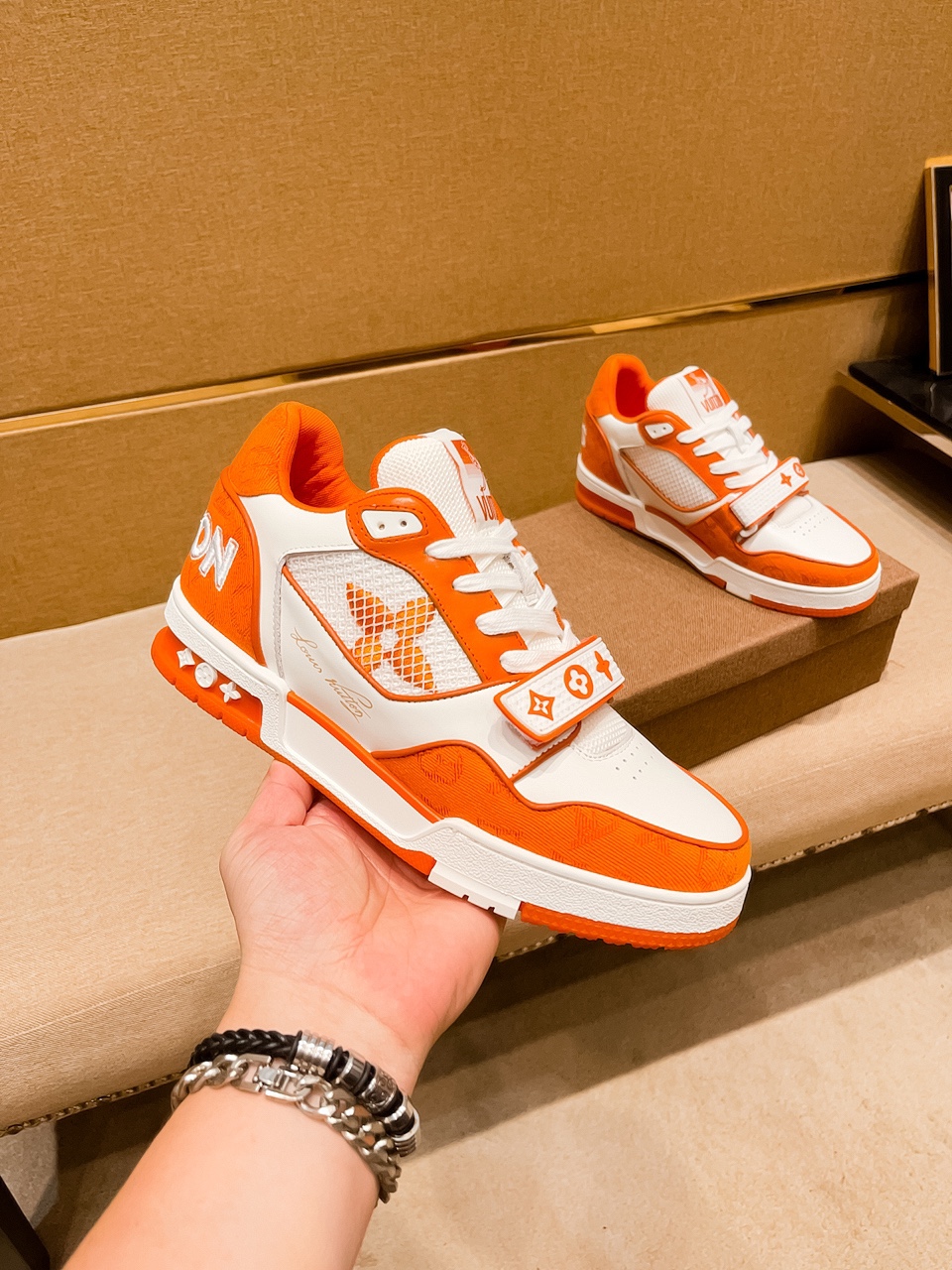 LV