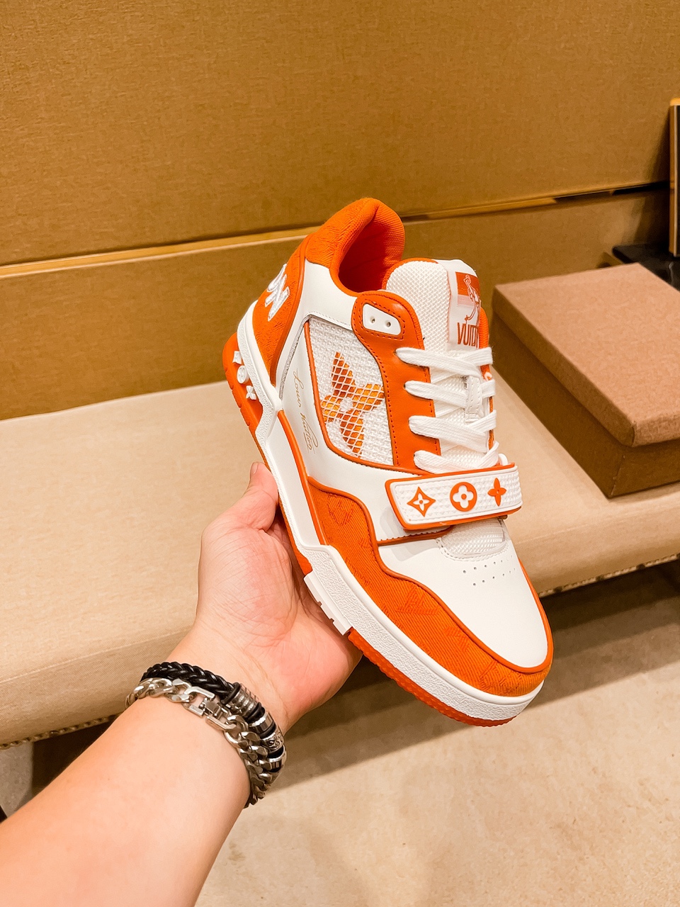 LV