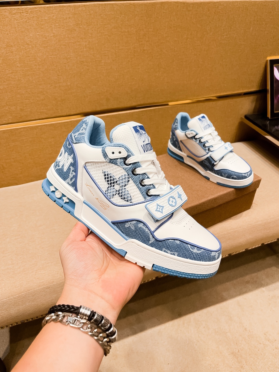 LV