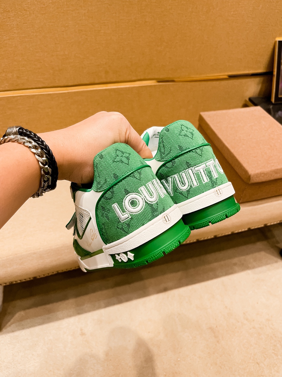 LV