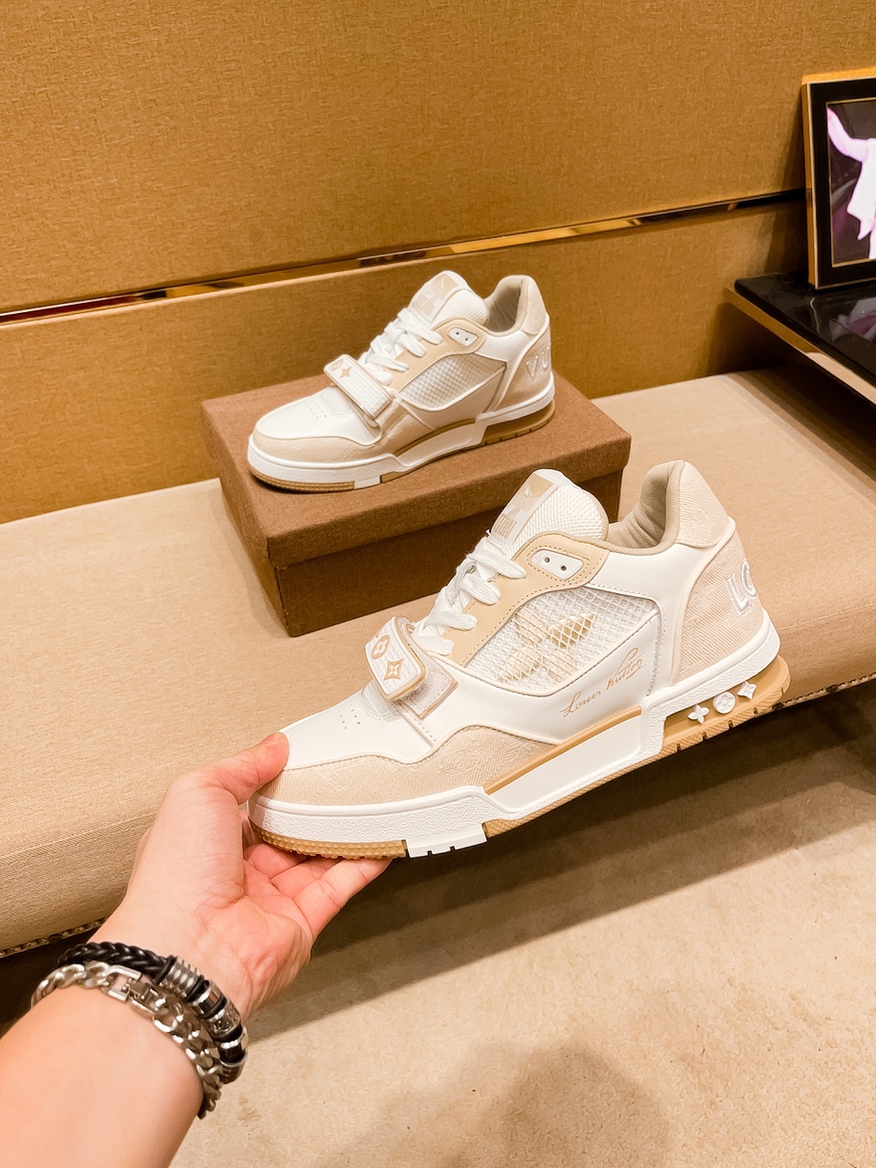 LV