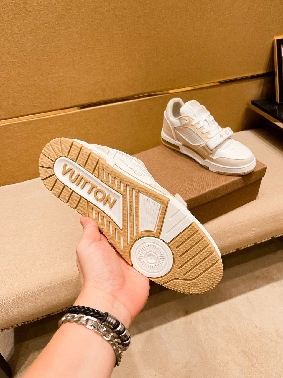 LV
