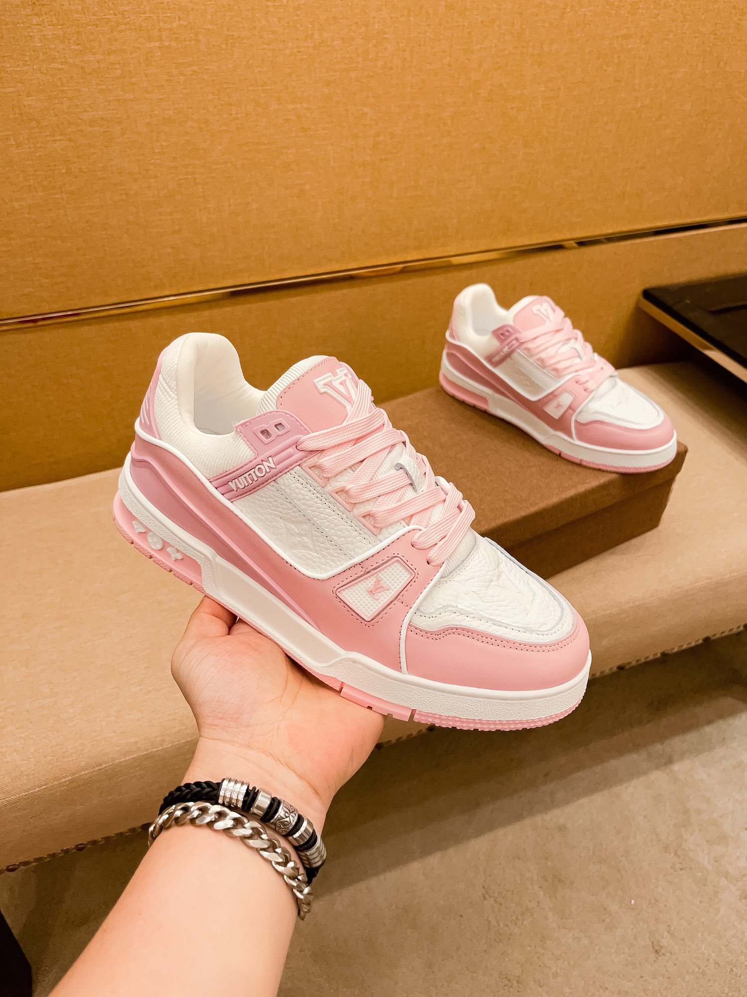 LV