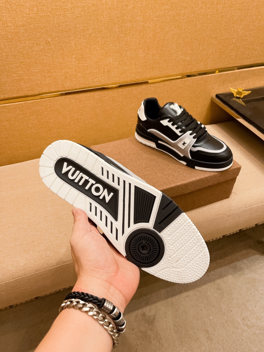 LV