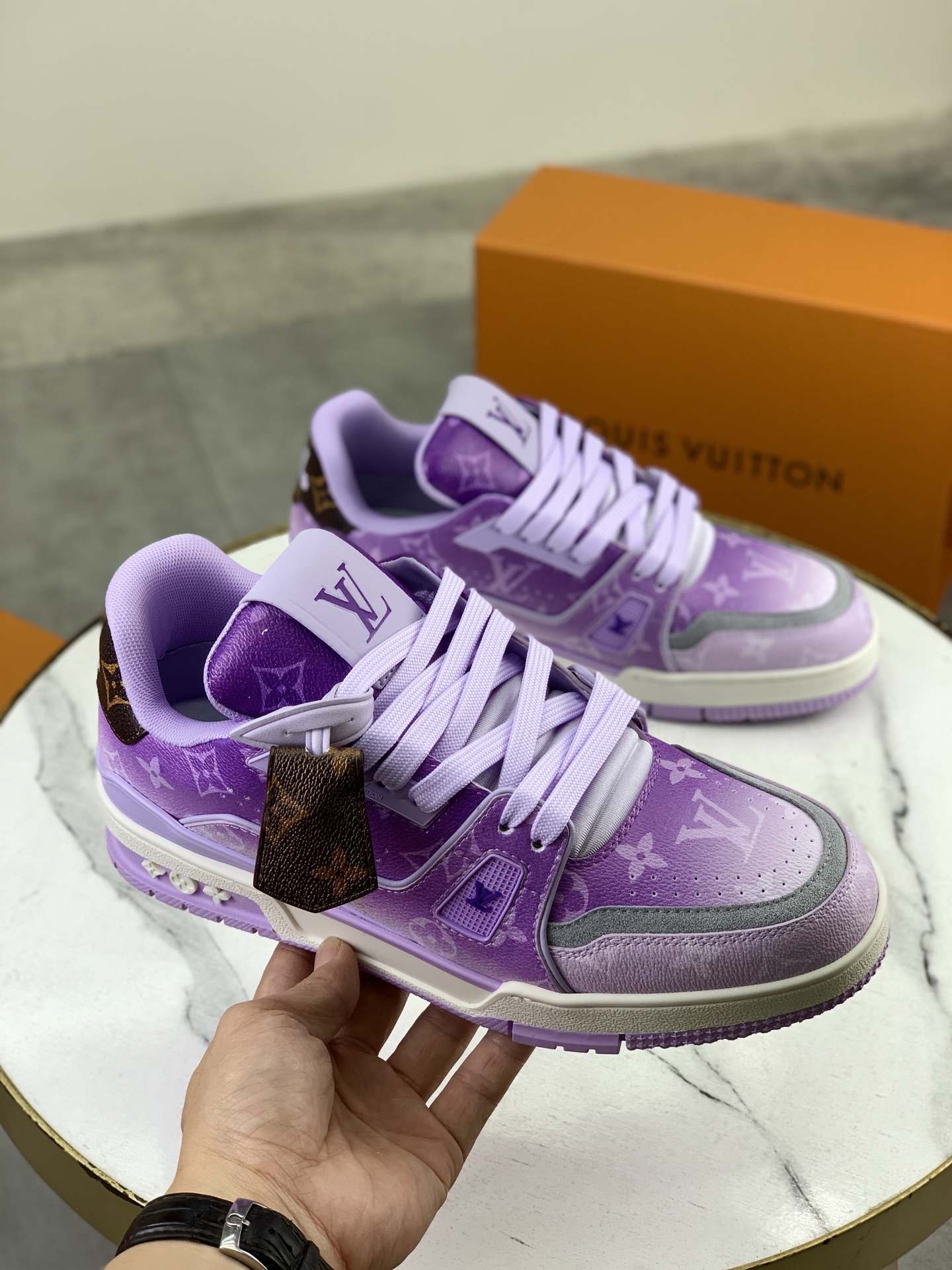 LV