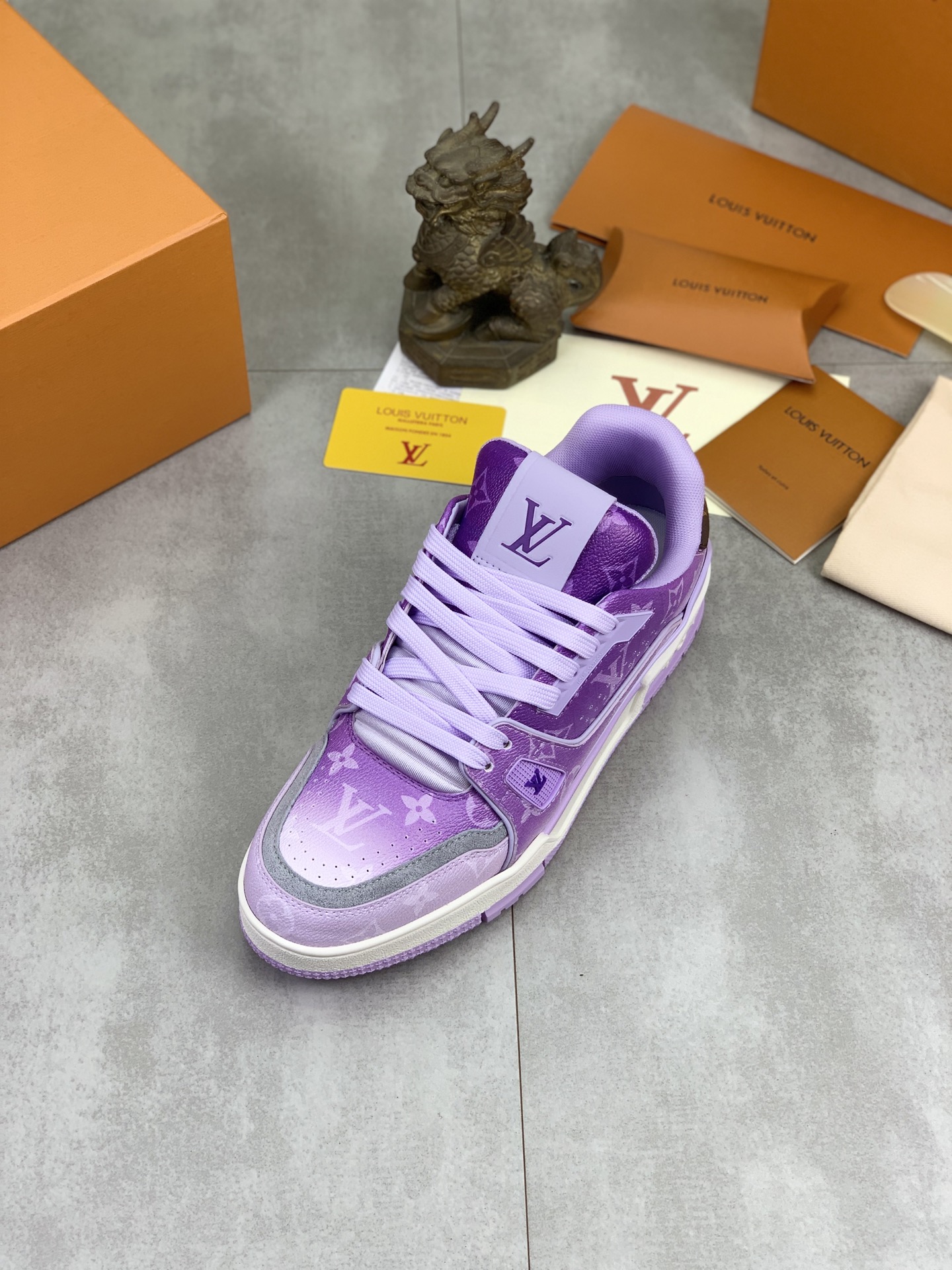 LV