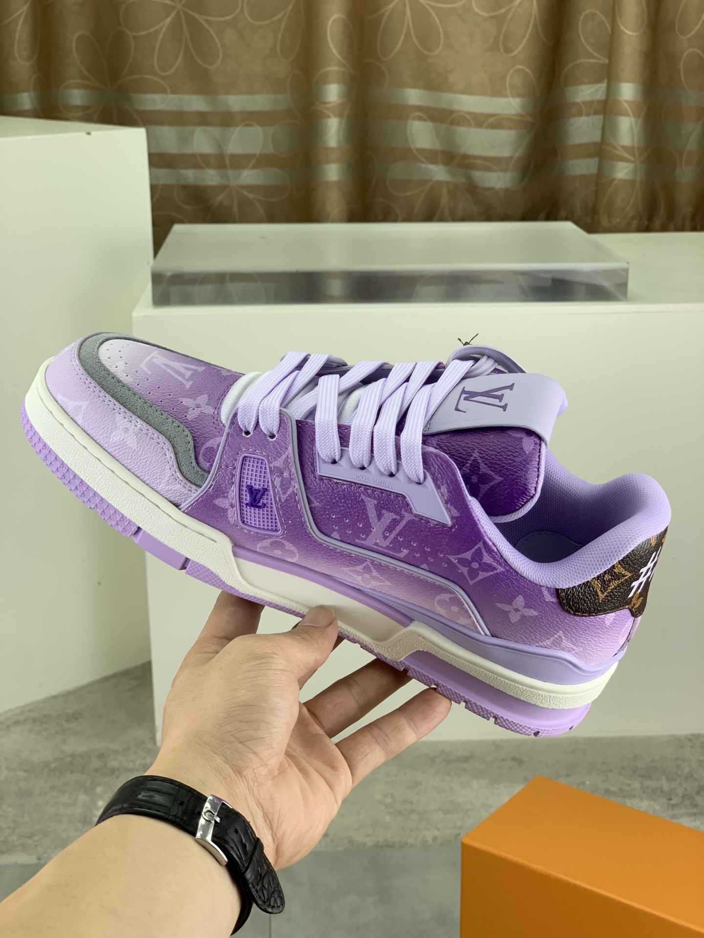 LV