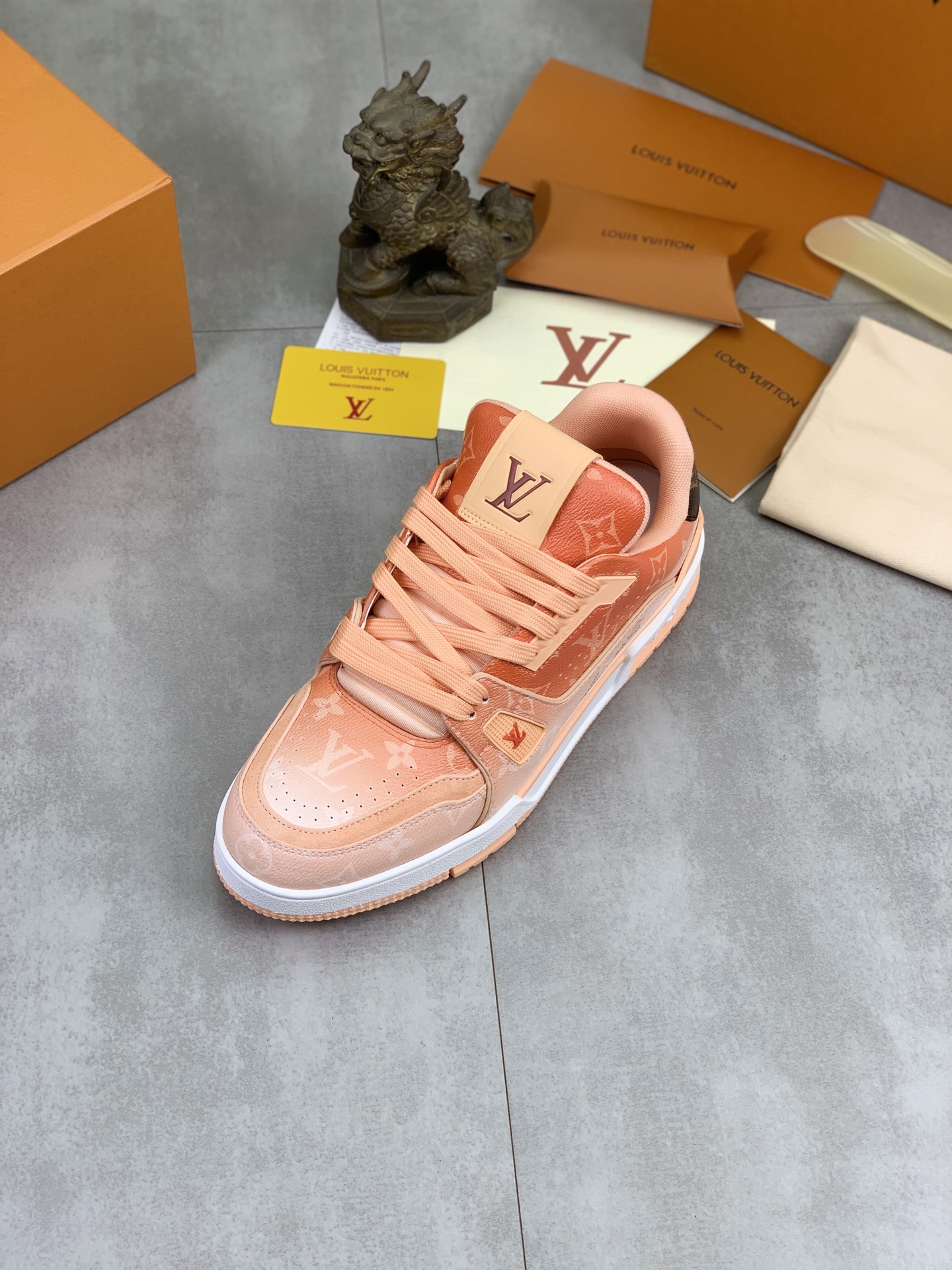 LV