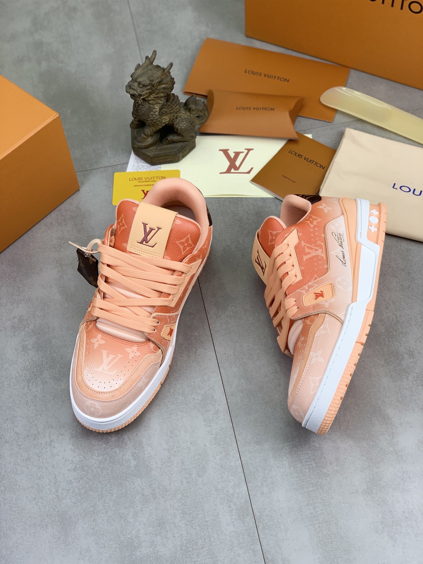 LV