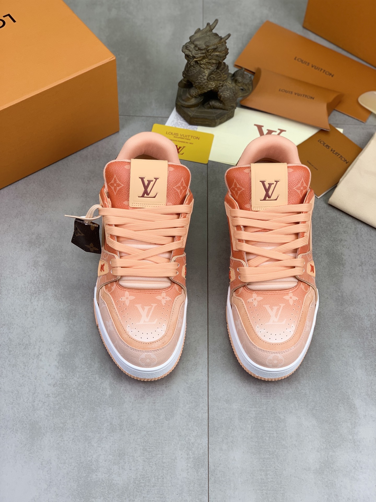 LV