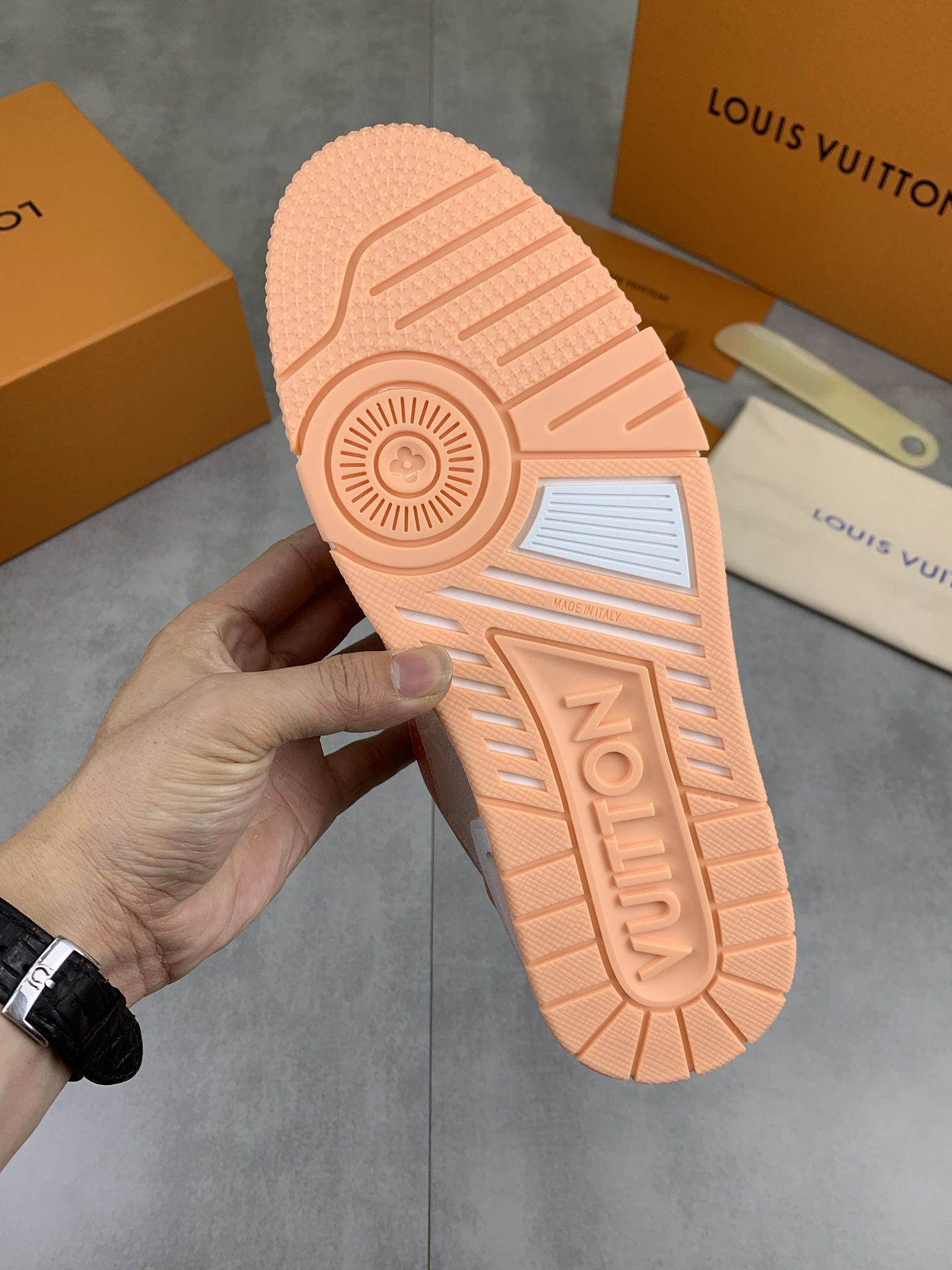LV