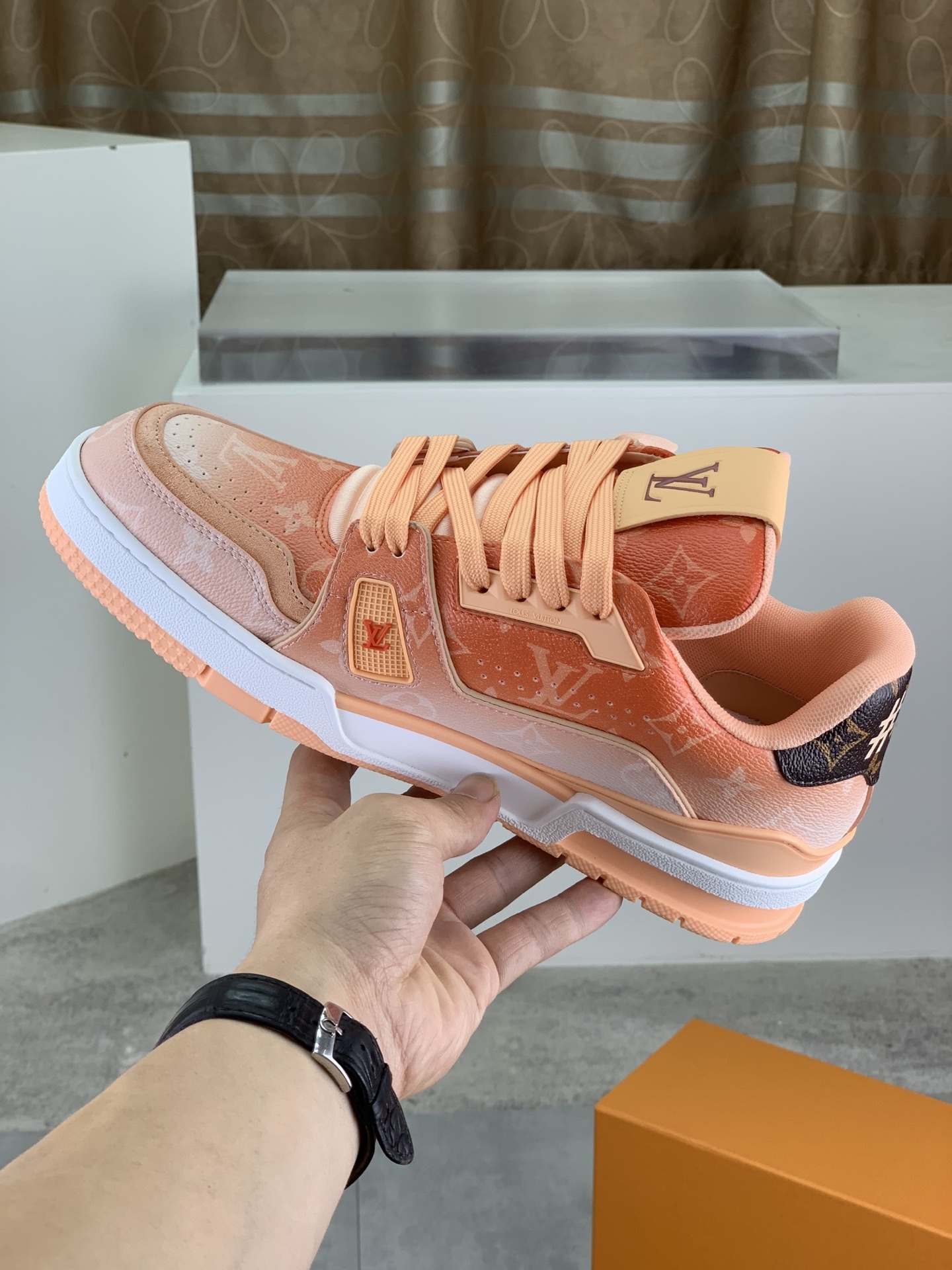 LV