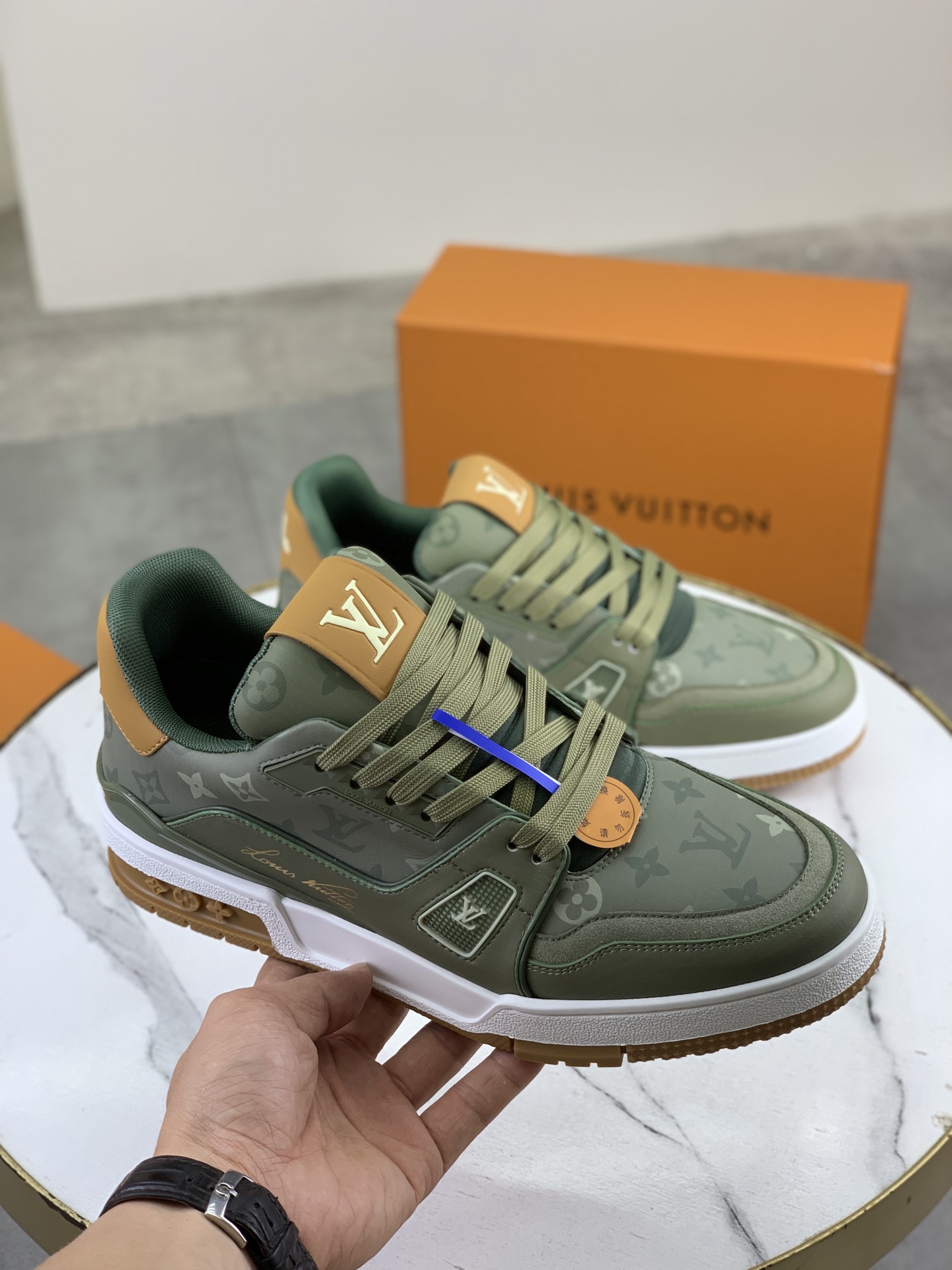 LV