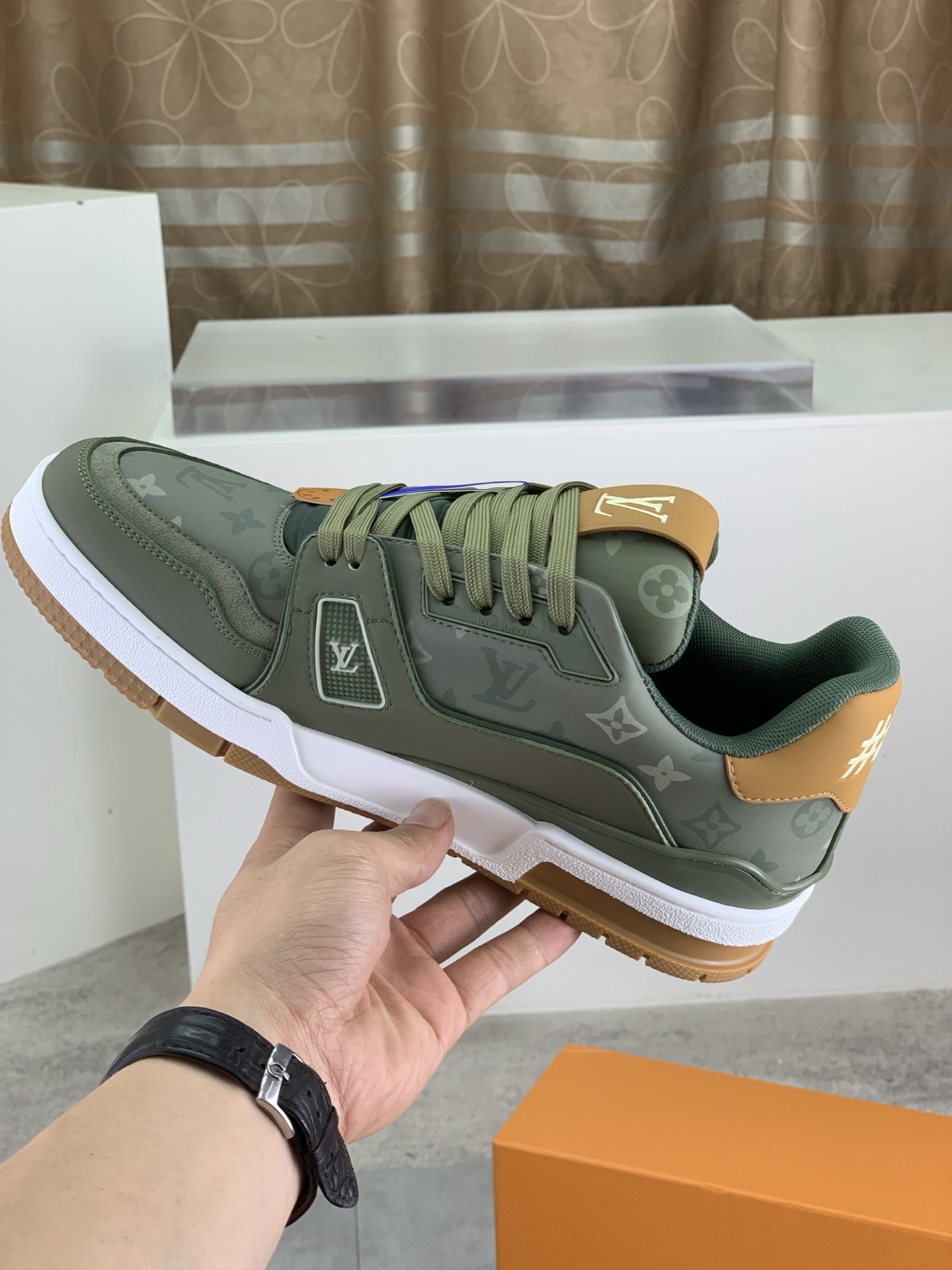 LV