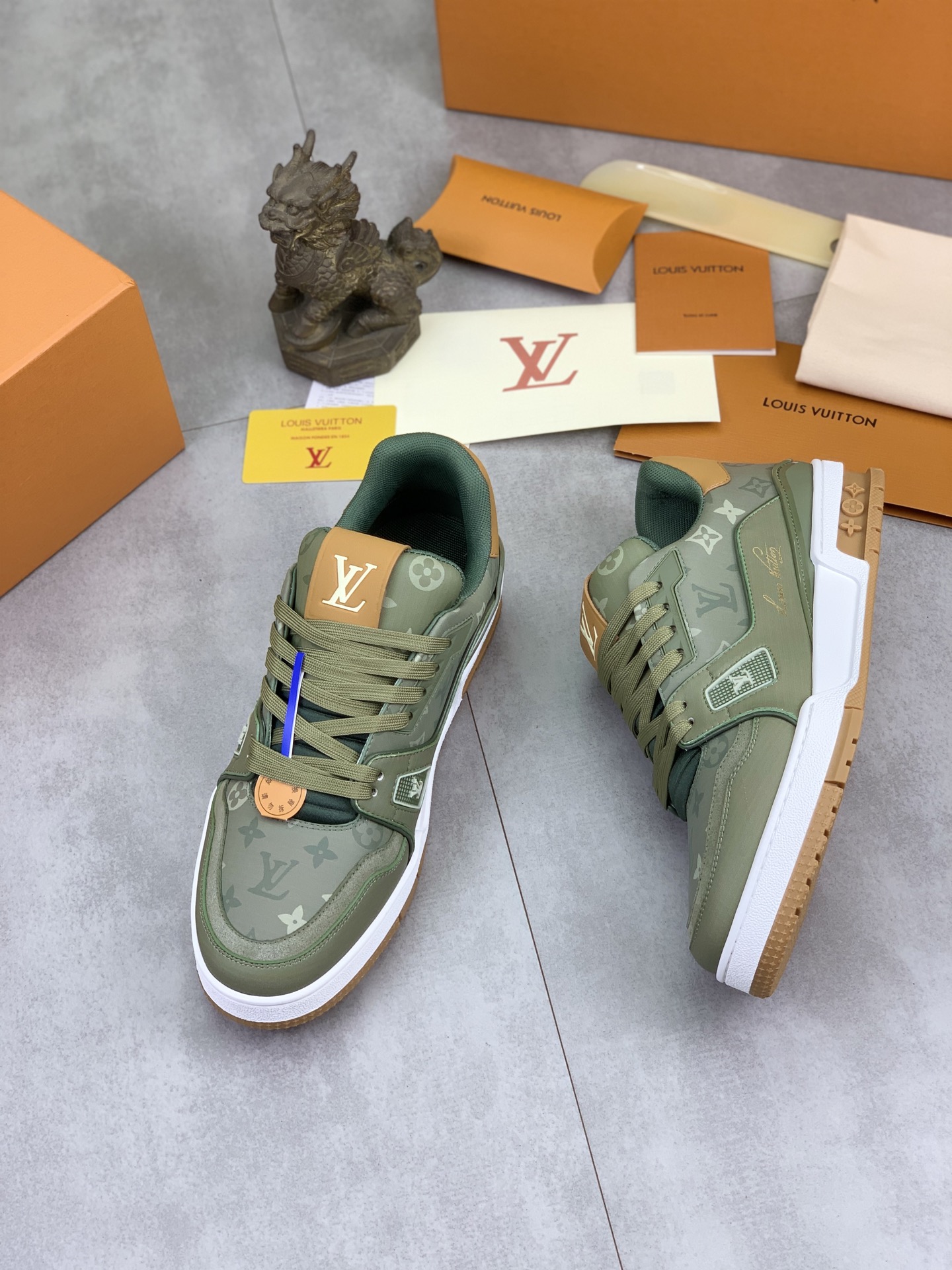 LV