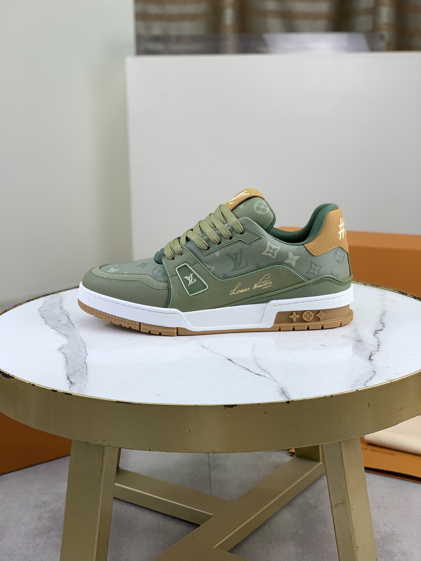 LV