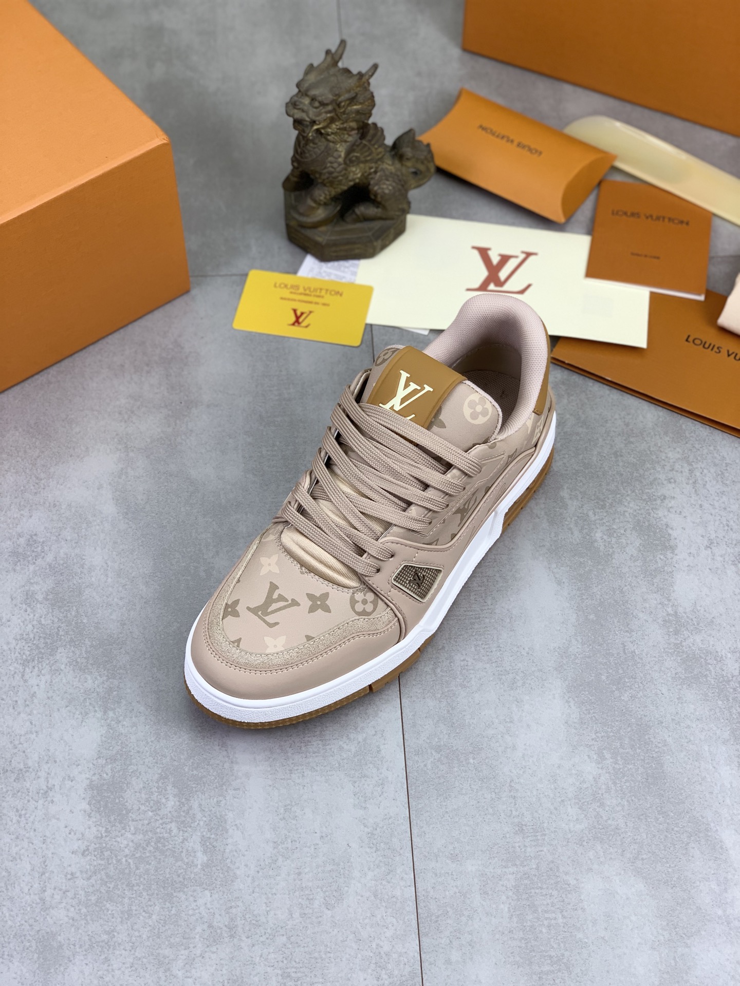 LV